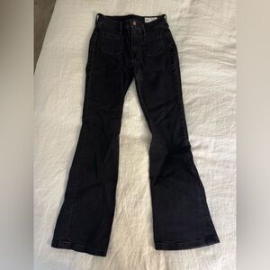 GAP High-Rise Flare Jeans in Black